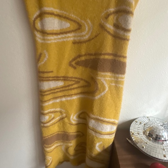 Yellow‎ Swirl Cutout Knit Midi Dress Spaghetti Straps - Picture 6 of 10